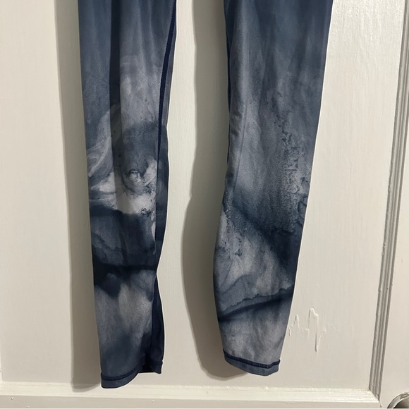 Sol and Mane Medium Leggings Blue and White - Picture 3 of 10